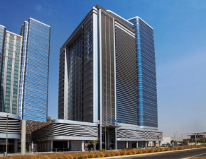 Отель Centro Capital Centre By Rotana  Абу-Даби